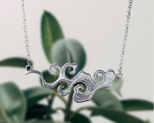 Charger l&#39;image dans la galerie, Nuages de la chance | Collier en argent pour femme | Fait en argent S 925
