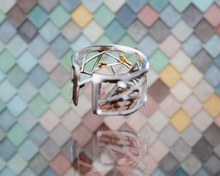 Charger l&#39;image dans la galerie, Bague géométrique pour femme | Bague partiellement faite main en argent sterling 925 | Design s’inspirant de l’art du découpage de papier
